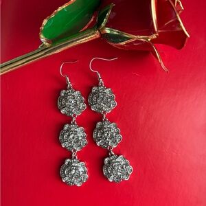 nOir Jewelry Silver Rose Drop Earrings